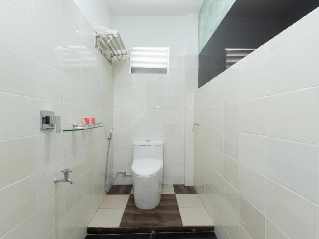 Oyo 44011 Weng Bee Guest House Kota Kinabalu Ngoại thất bức ảnh